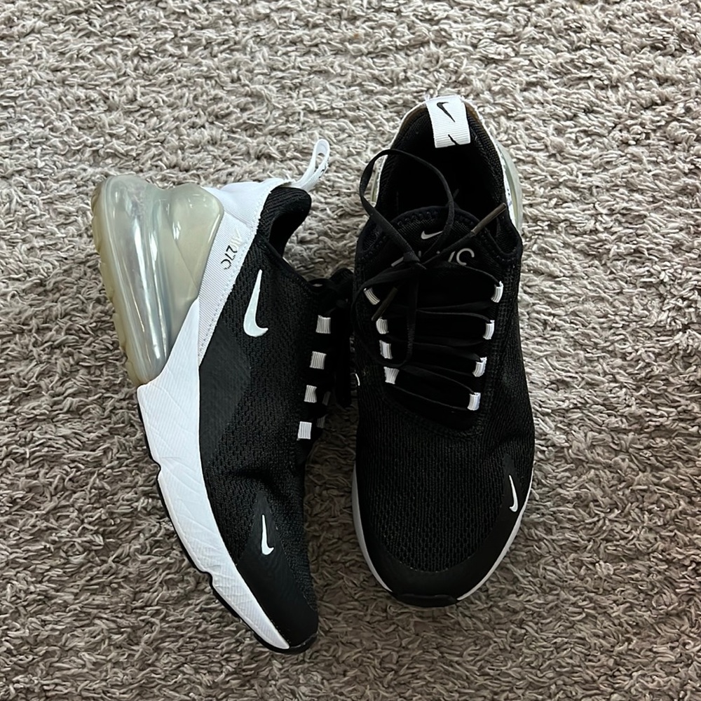 Nike air max 270 women’s size 8